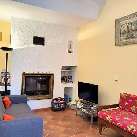 Maison Familiale Provencale Au Calme, Proche