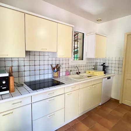 Maison Familiale Provencale Au Calme, Proche Saint-Raphaël