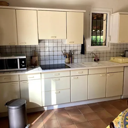 Maison Familiale Provencale Au Calme, Proche Feriehus