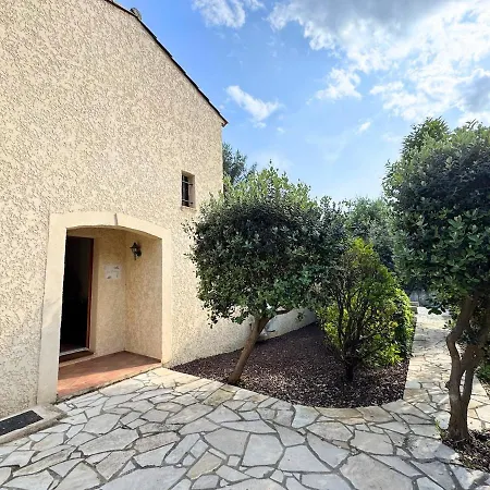 Maison Familiale Provencale Au Calme, Proche Feriehus Saint-Raphaël