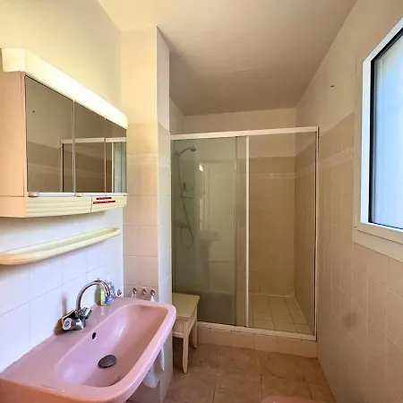 Maison Familiale Provencale Au Calme, Proche